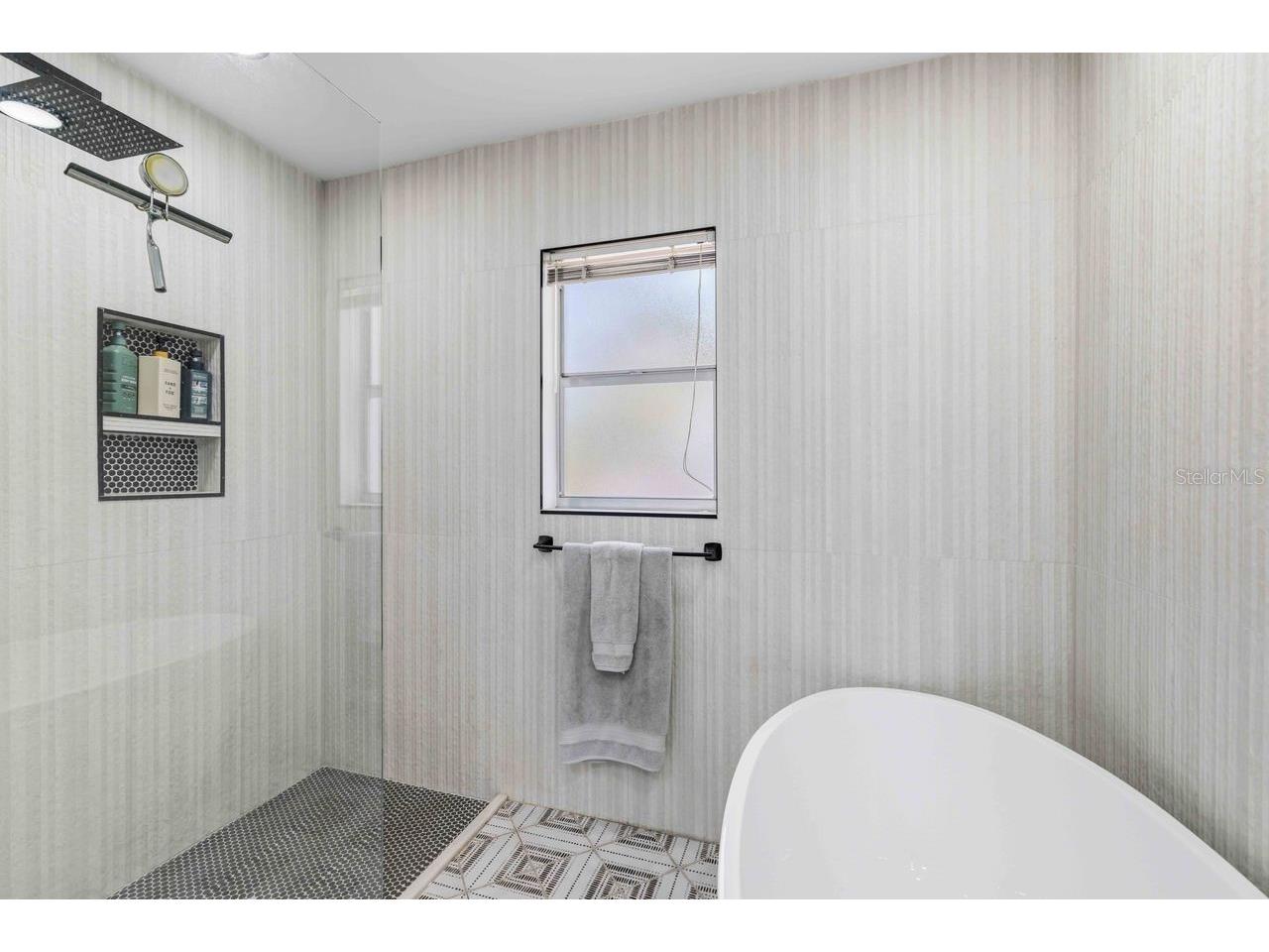 8021 Timber Lake Lane Sarasota FL 34243 A4694168 image20