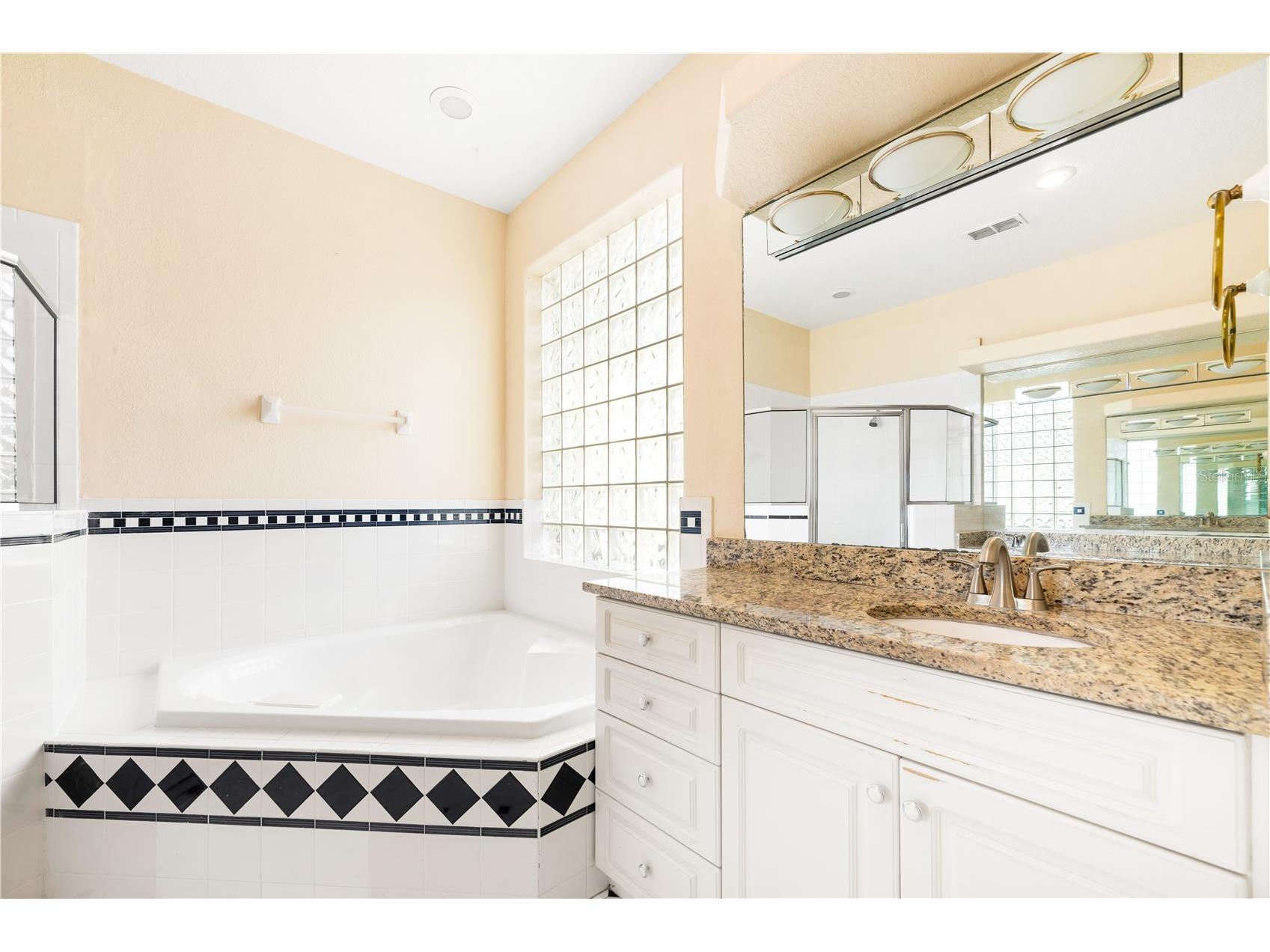 8022 Canyon Lake Circle Orlando FL 32835 FC316192 image21