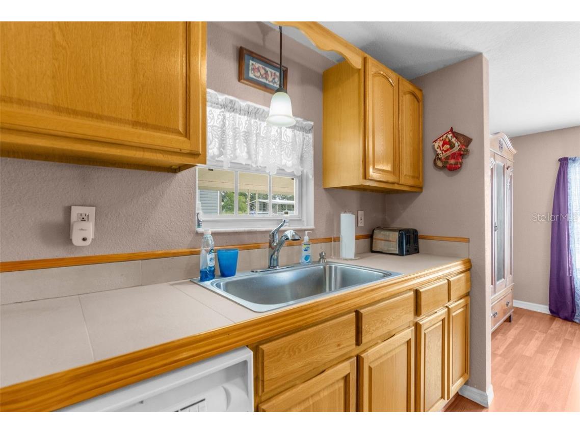 8022 Eastern Circle Drive Brooksville FL 34613 TB8422540 image4