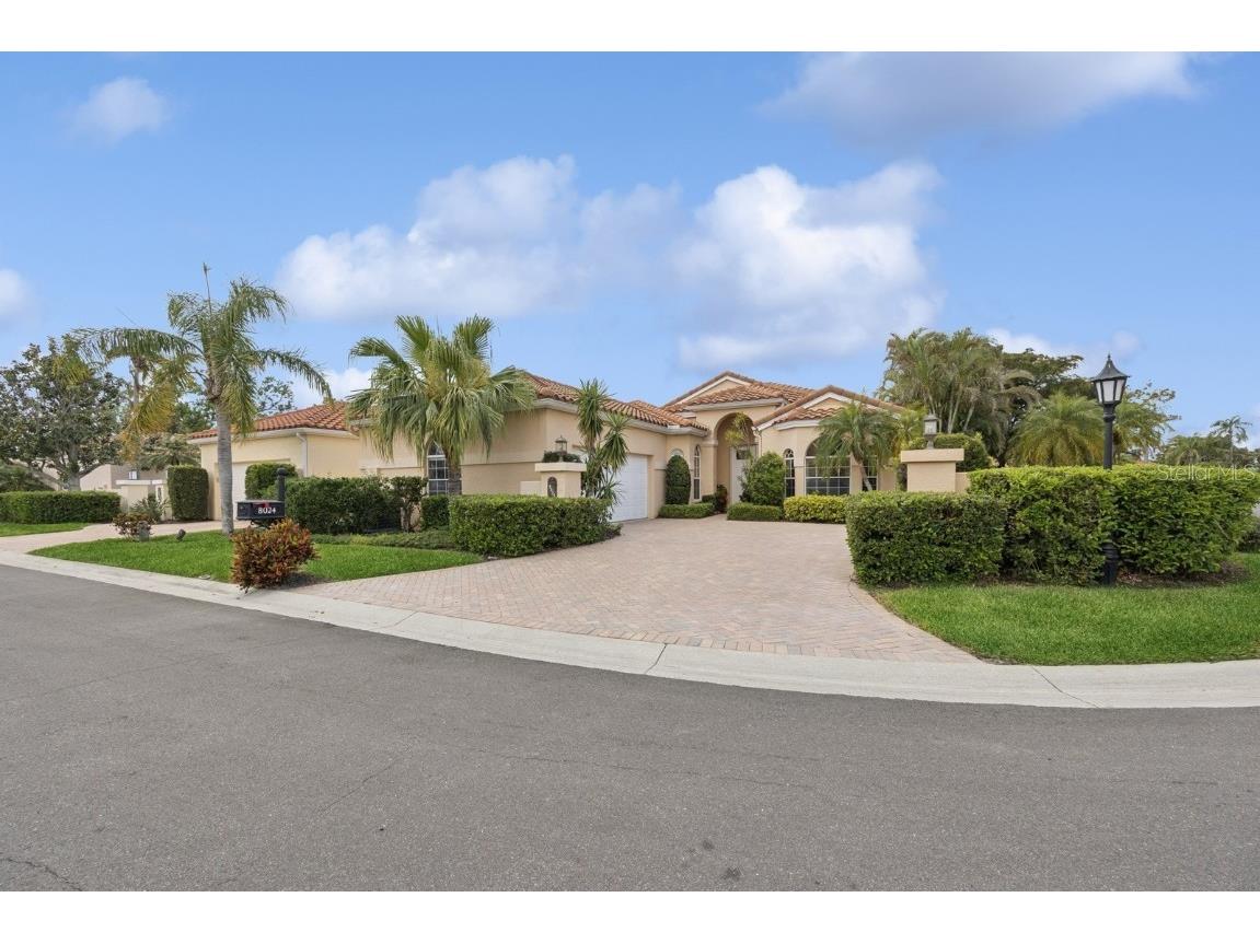 8024 Via Fiore Sarasota FL 34238 A4645343 image1