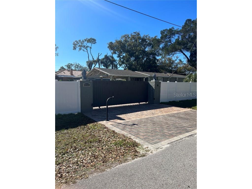 8025 N Gomez Avenue #B Tampa FL 33614 T3433352 image1