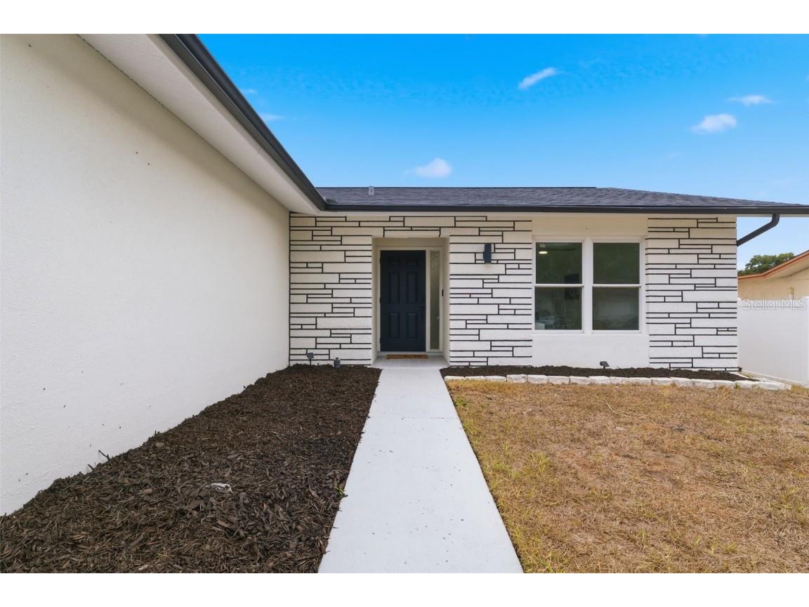 8025 San Fernando Drive Port Richey FL 34668 W7881272 image2