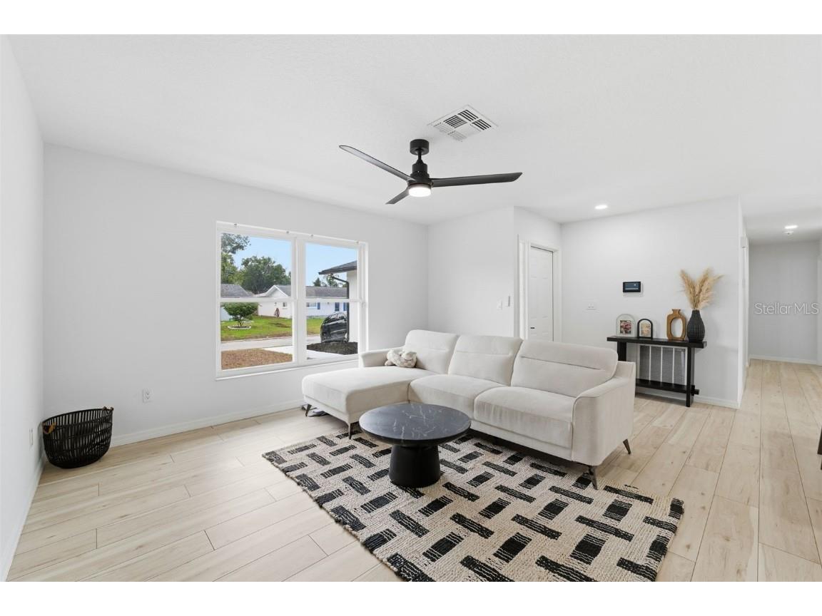 8025 San Fernando Drive Port Richey FL 34668 W7881272 image5