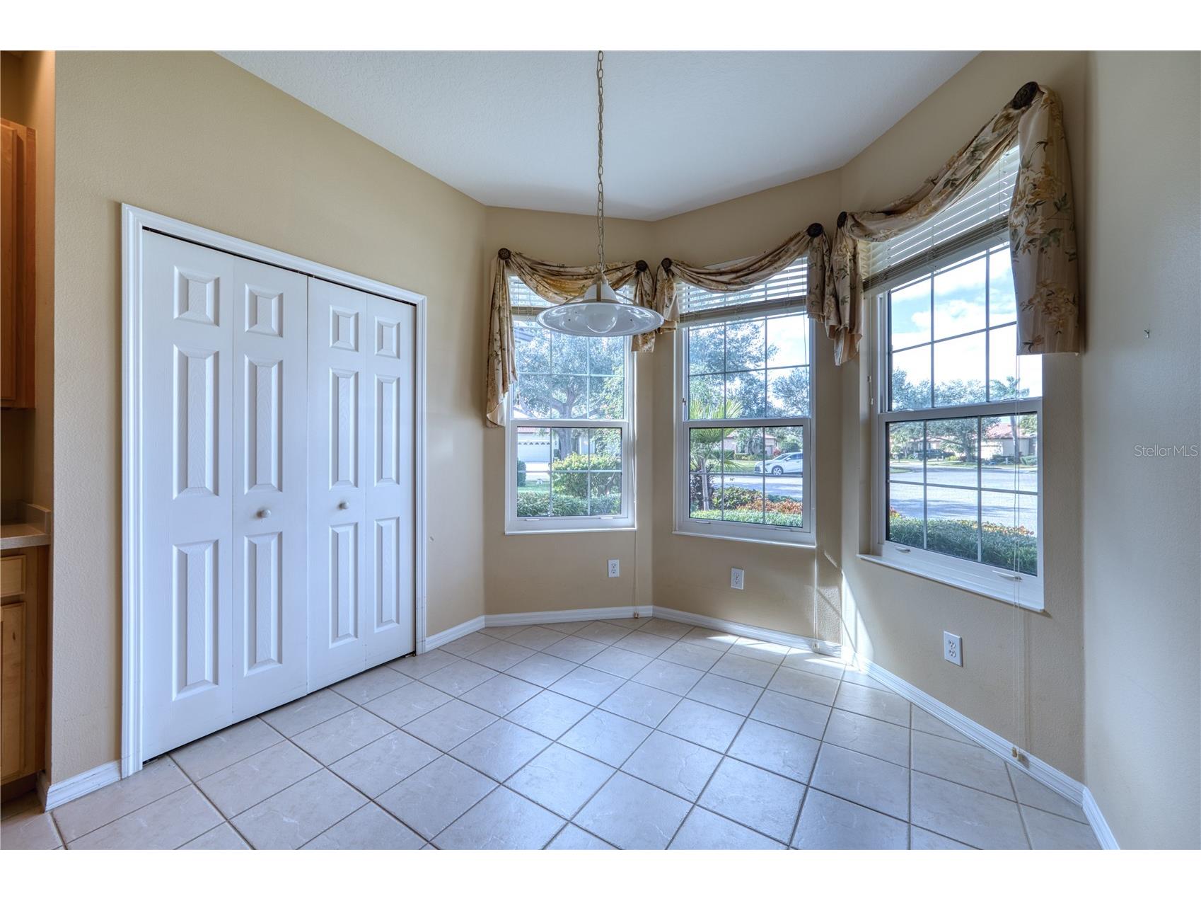 8025 Stirling Falls Circle Sarasota FL 34243 A4679973 image10