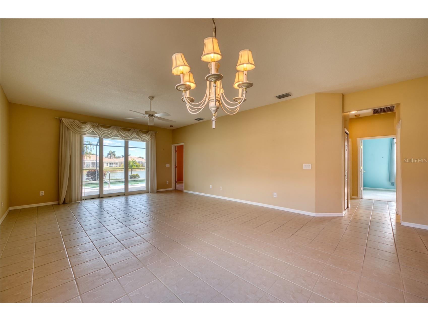 8025 Stirling Falls Circle Sarasota FL 34243 A4679973 image17