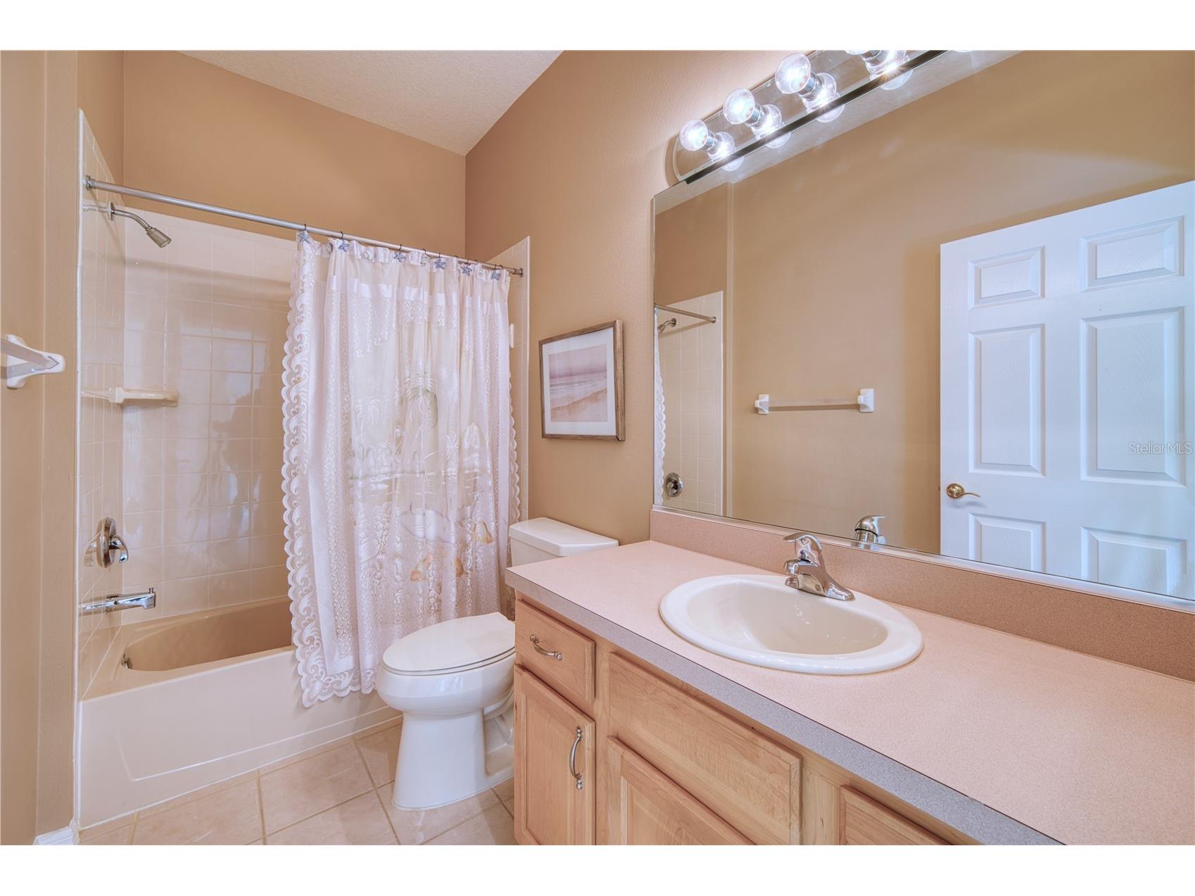 8025 Stirling Falls Circle Sarasota FL 34243 A4679973 image23