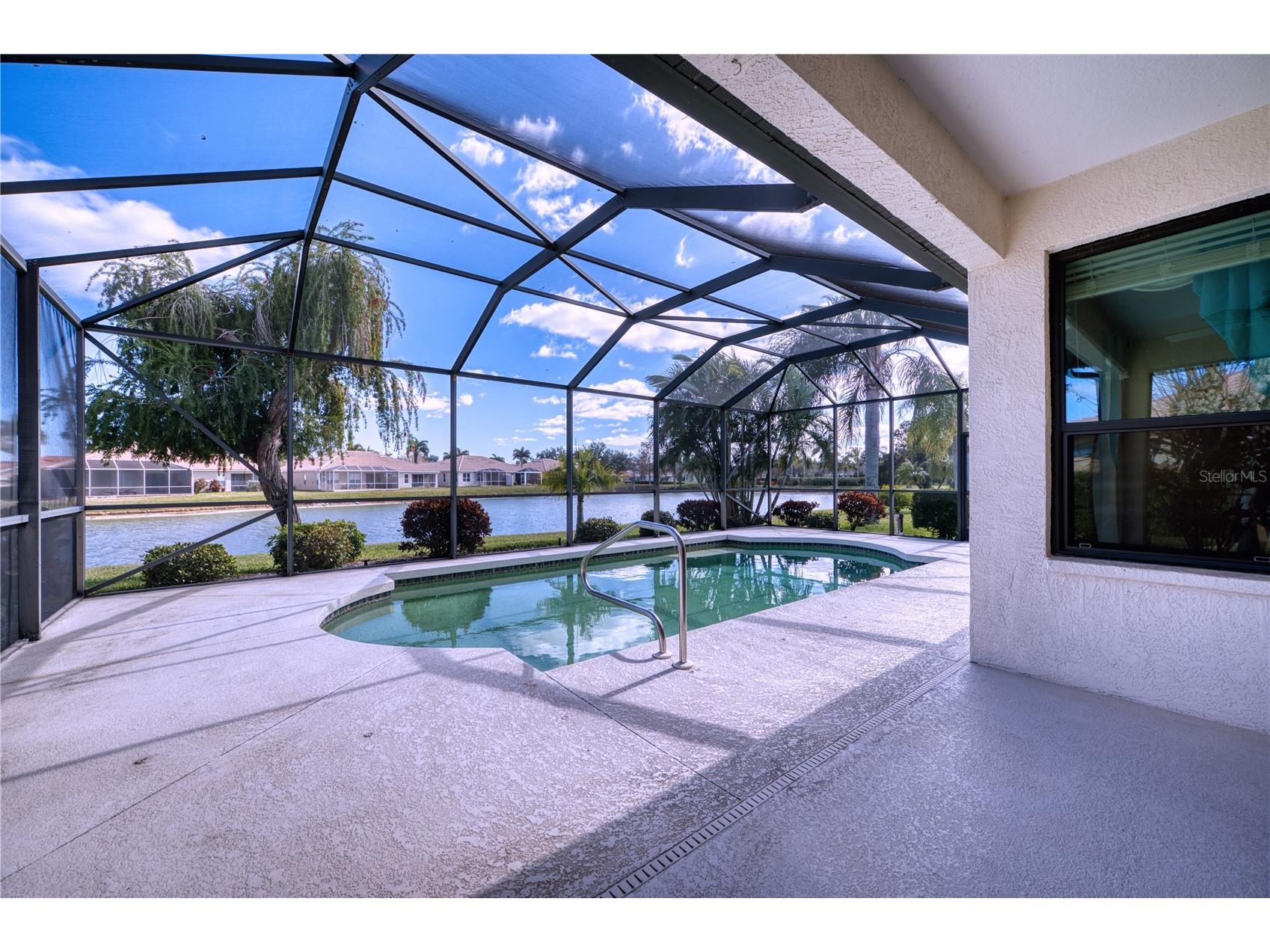 8025 Stirling Falls Circle Sarasota FL 34243 A4679973 image3