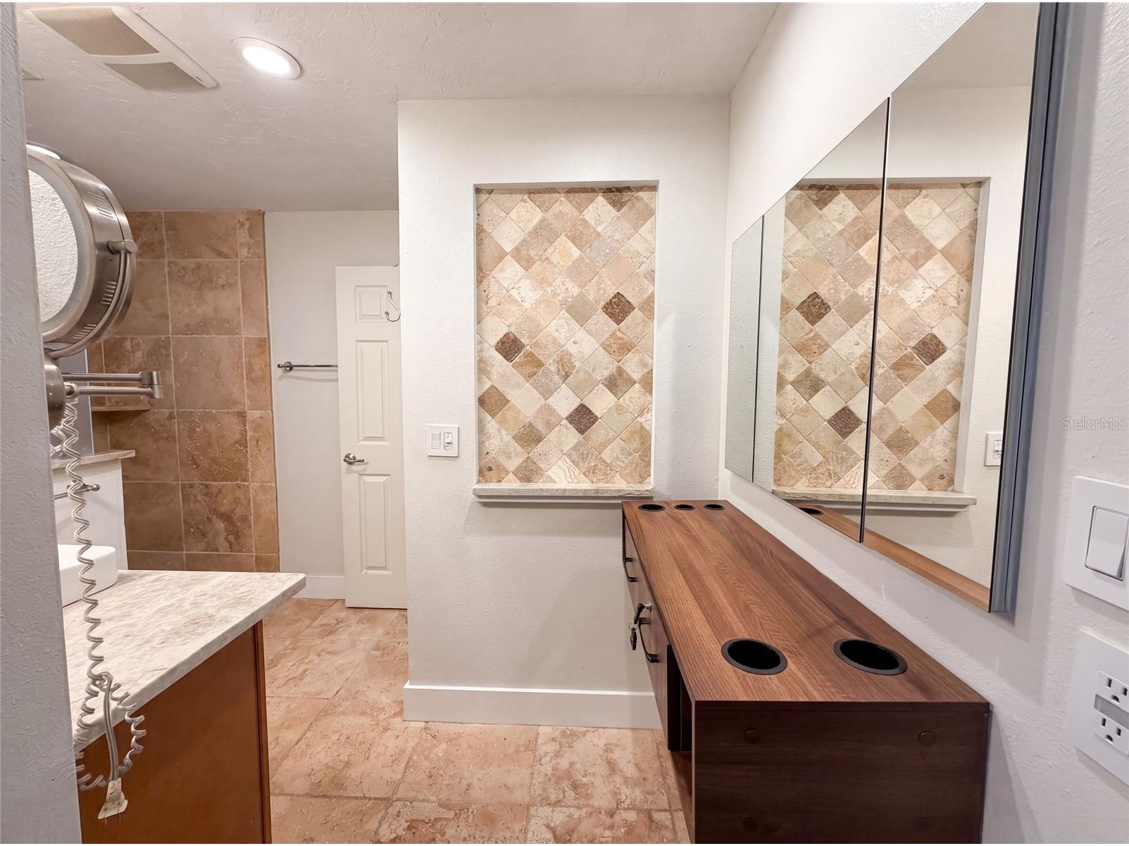 8028 Conservatory Circle Sarasota FL 34243 O6423377 image18
