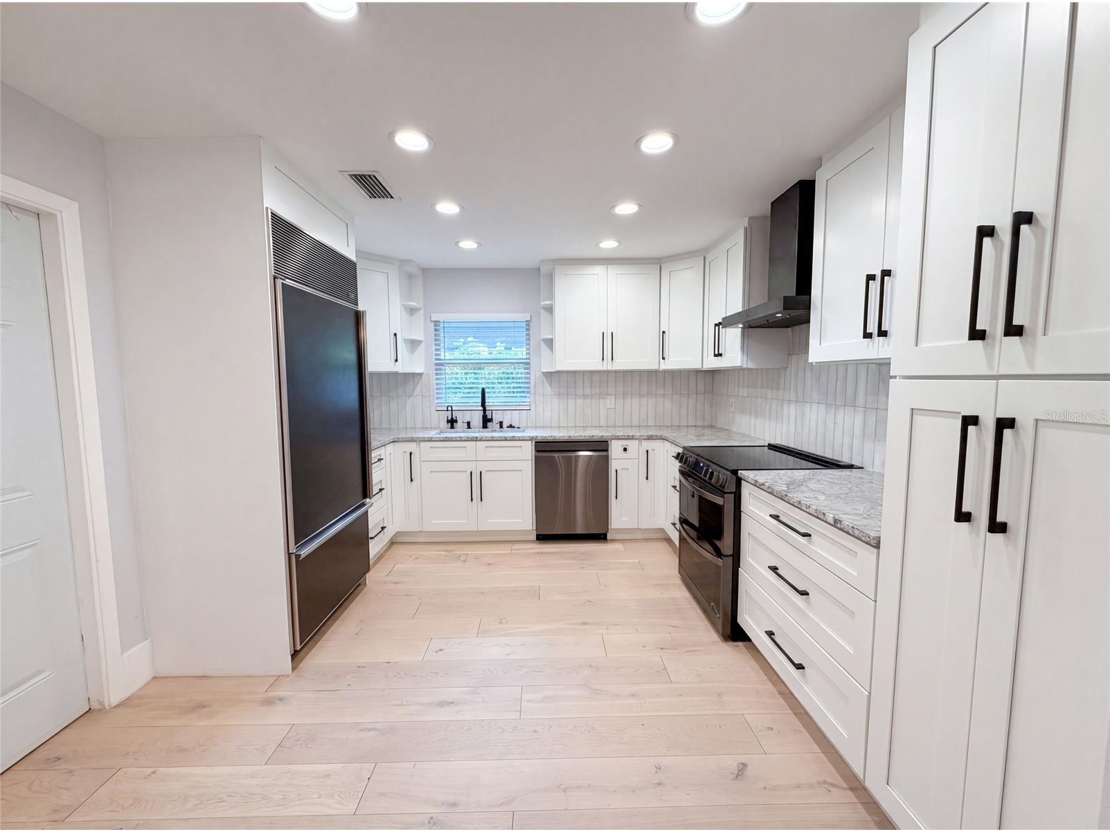 8028 Conservatory Circle Sarasota FL 34243 O6423377 image2