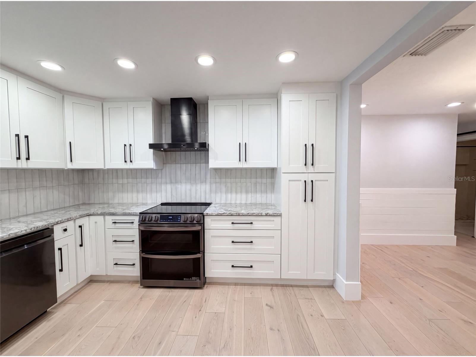 8028 Conservatory Circle Sarasota FL 34243 O6423377 image24