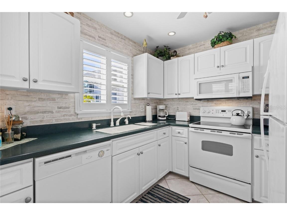 803 Audubon Drive #803 Bradenton FL 34209 A4670839 image11