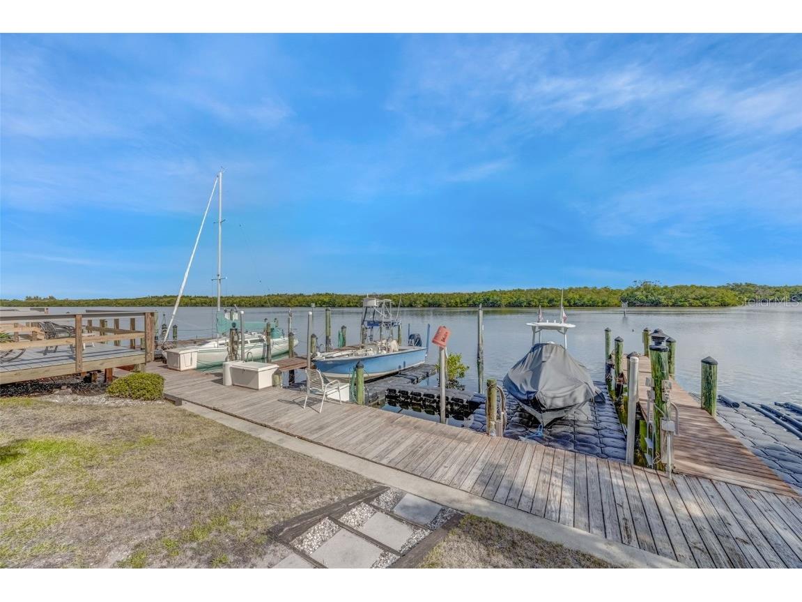 803 Bahia Del Sol Drive #B Ruskin FL 33570 TB8460730 image38