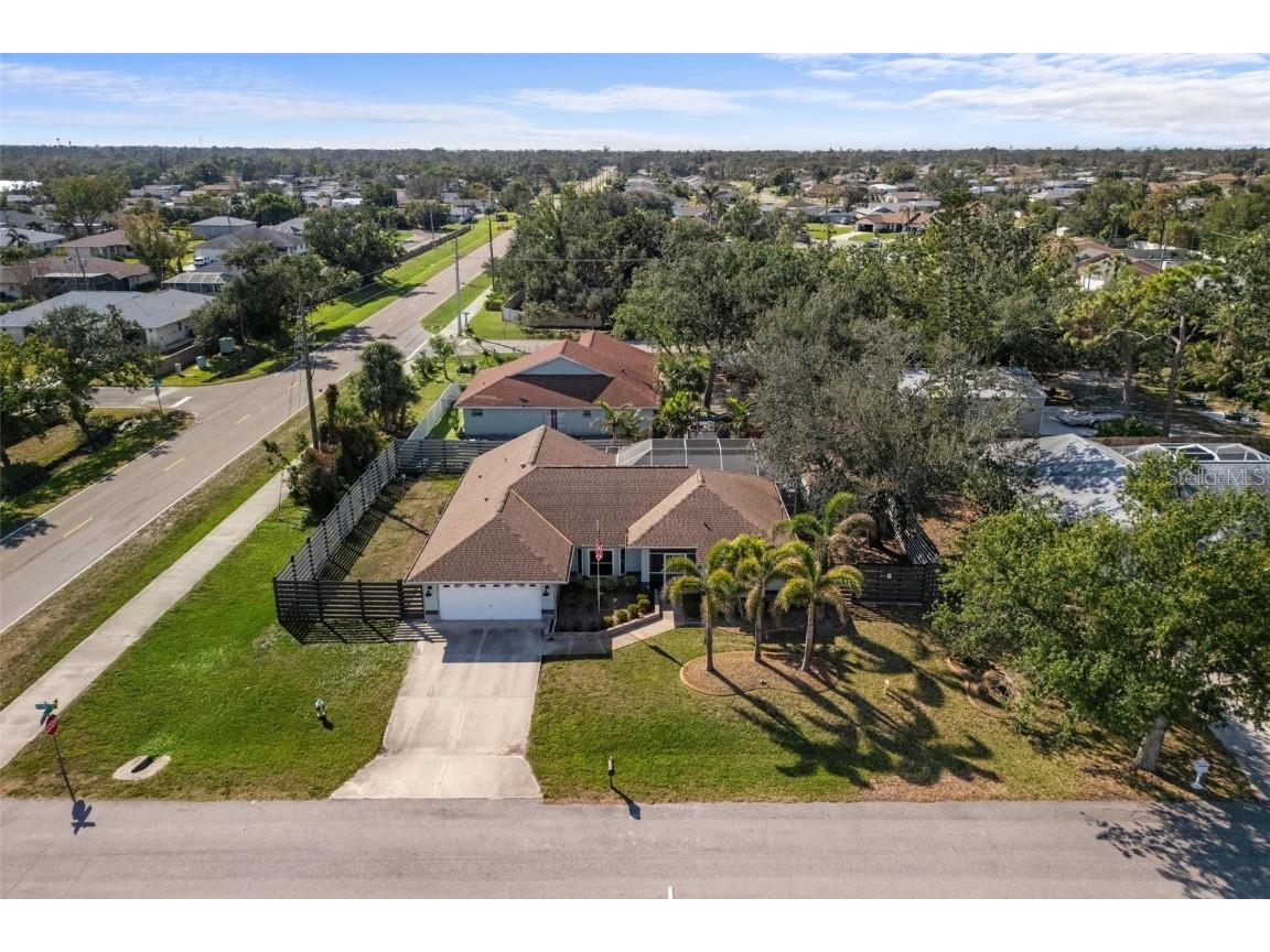 803 Diane Circle Englewood FL 34223 D6140582 image1