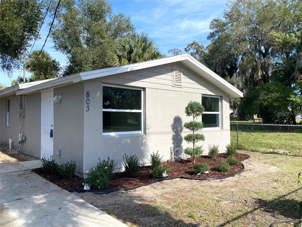 803 E Hazzard Avenue Eustis FL 32726 O6162752 image1