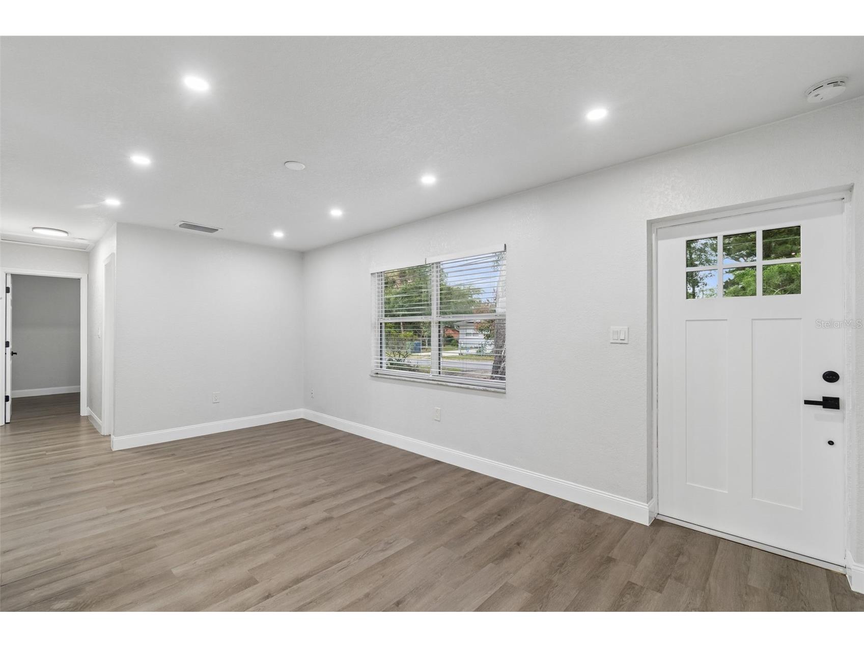 803 S Castle Court Tampa FL 33612 TB8508958 image6