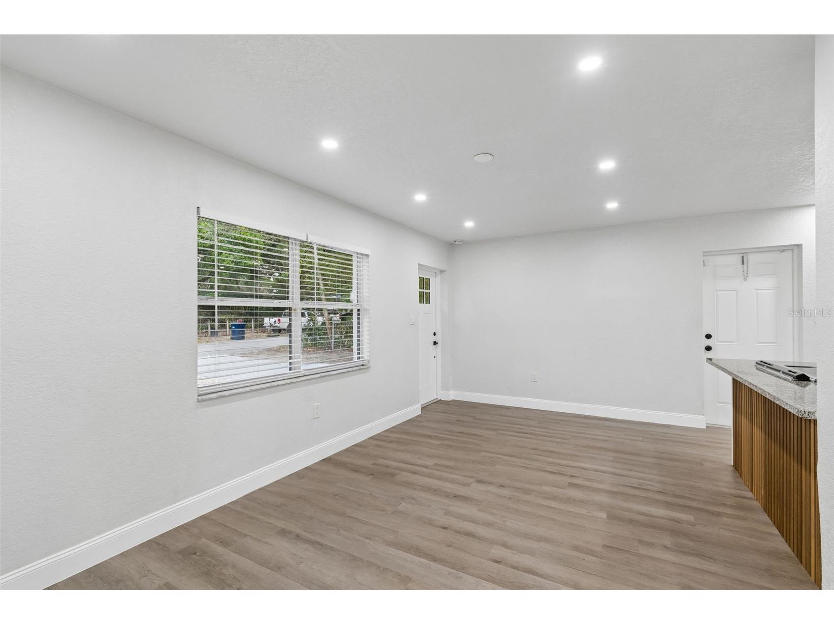 803 S Castle Court Tampa FL 33612 TB8508958 image7