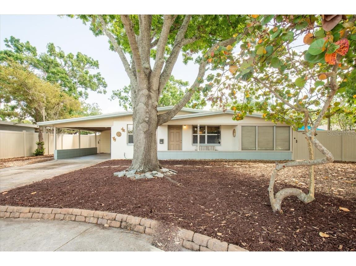 8031 7th Street N Saint Petersburg FL 33702 TB8373271 image1