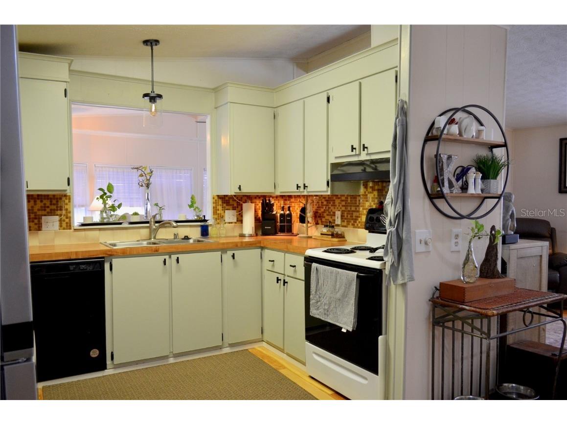 8031 SE Homestead Avenue Hobe Sound FL 33455 V4943273 image11