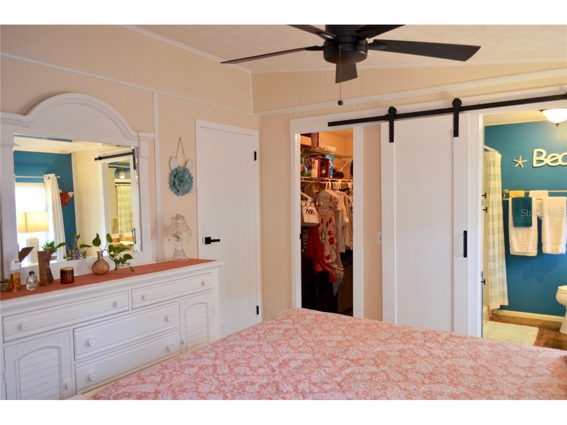 8031 SE Homestead Avenue Hobe Sound FL 33455 V4943273 image14