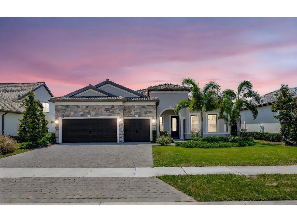 8033 Grande Shores Drive Sarasota FL 34240 A4648082 image1