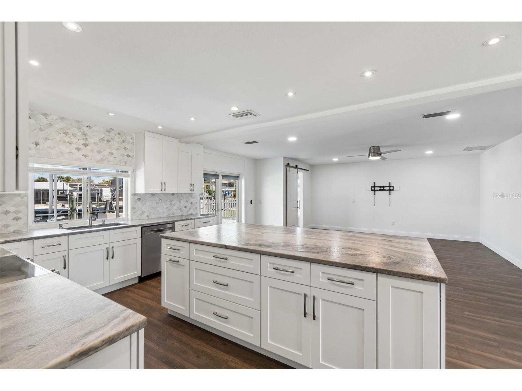 8034 Brighton Drive Port Richey FL 34668 - MILLER BAYOU/COTTEE RIVER W7884634 image33