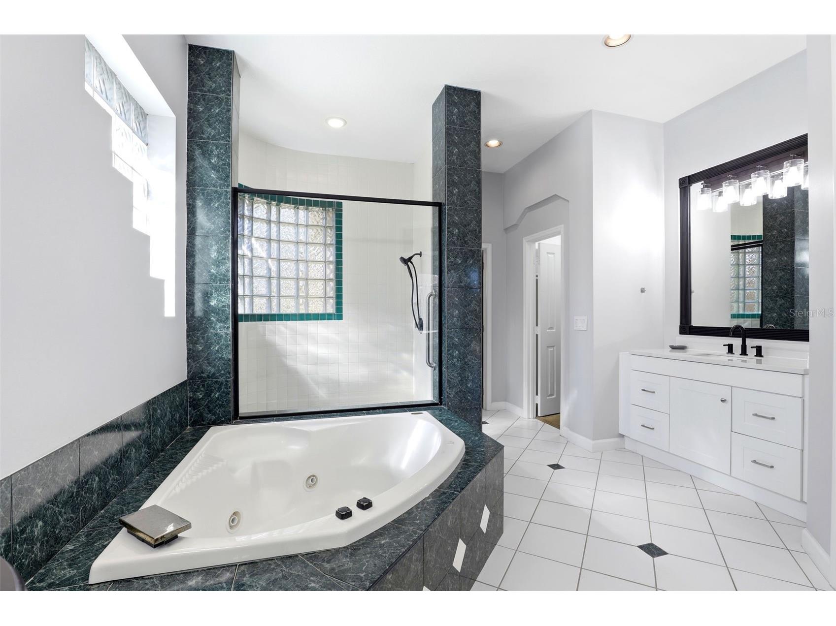 8034 Landgrove Court Orlando FL 32819 O6391832 image22