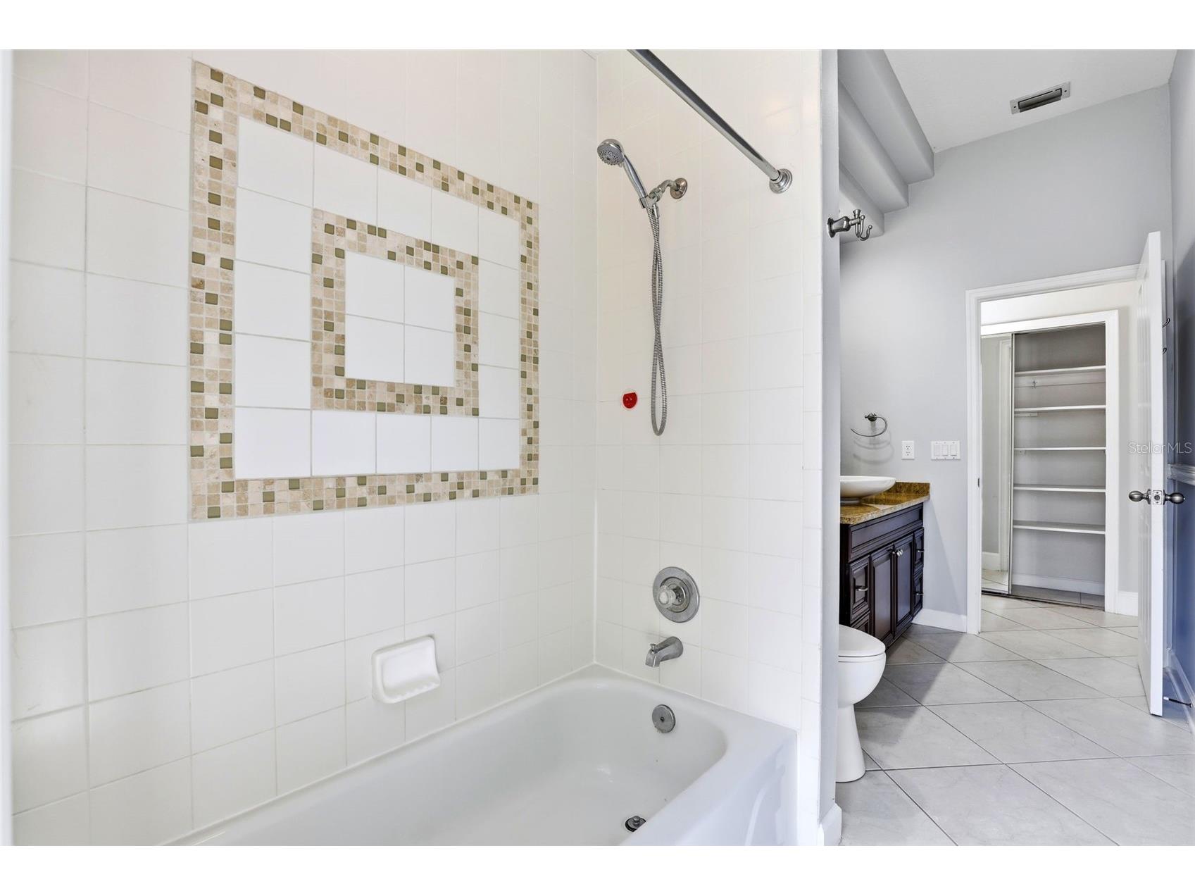 8034 Landgrove Court Orlando FL 32819 O6391832 image29