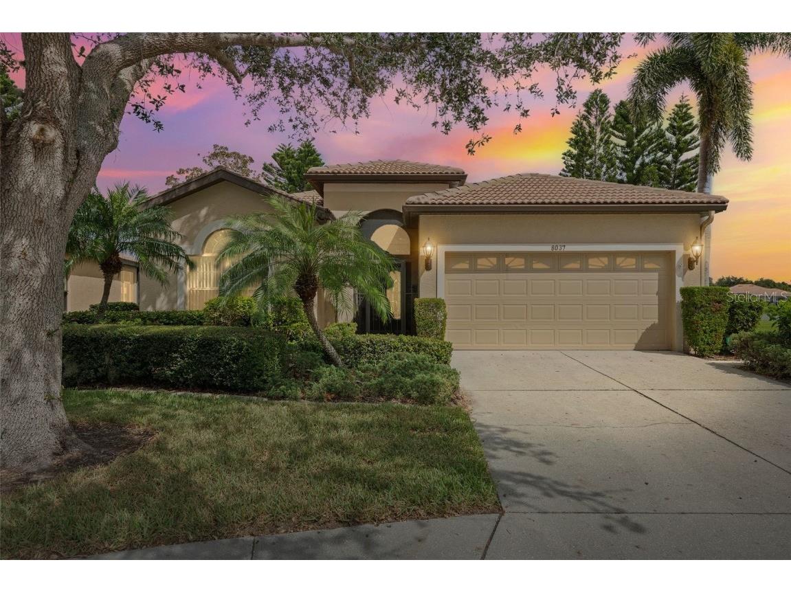 8037 Stirling Falls Circle Sarasota FL 34243 A4669437 image1