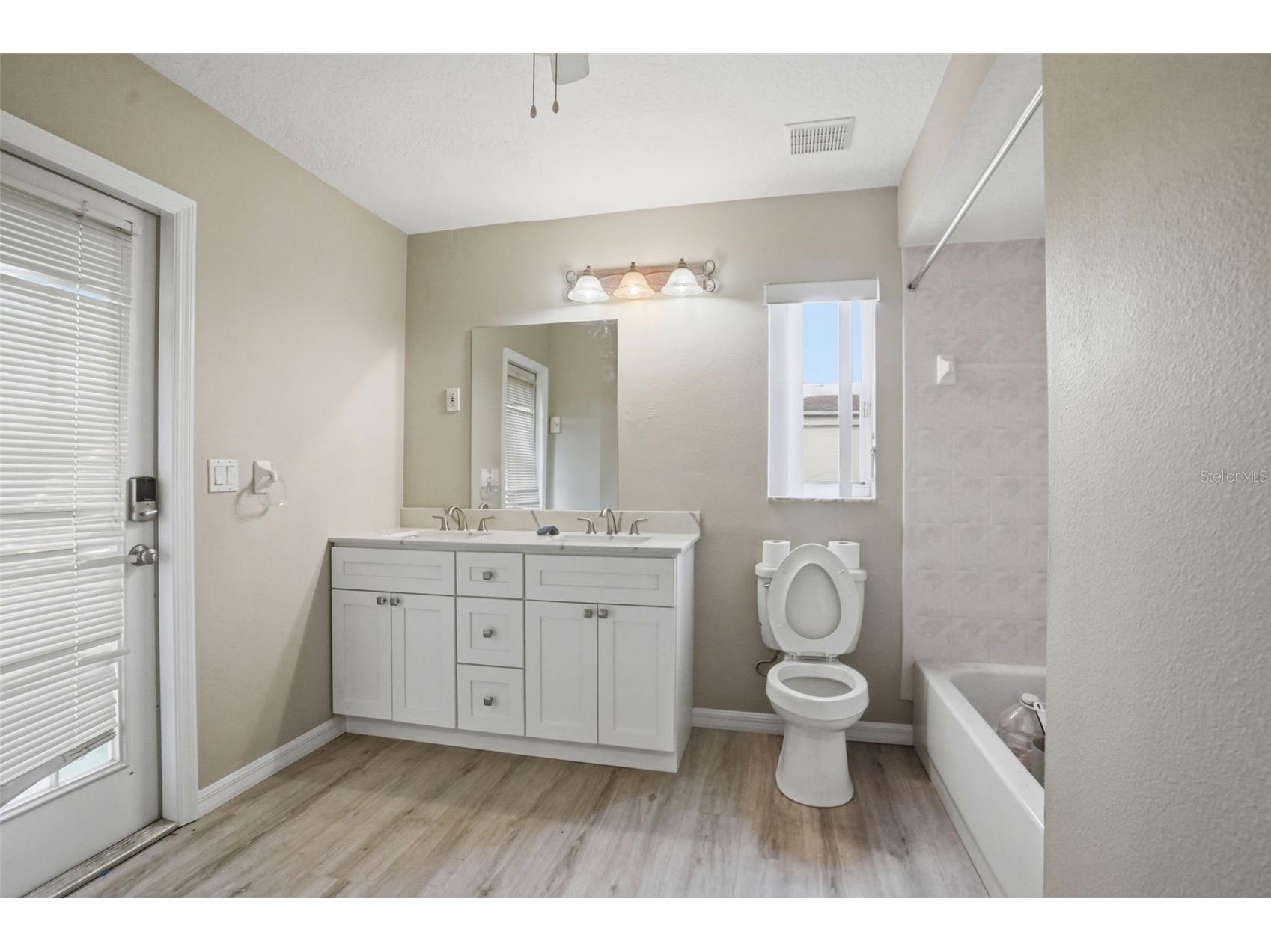 8038 Madrid Road Weeki Wachee FL 34613 W7884658 image10