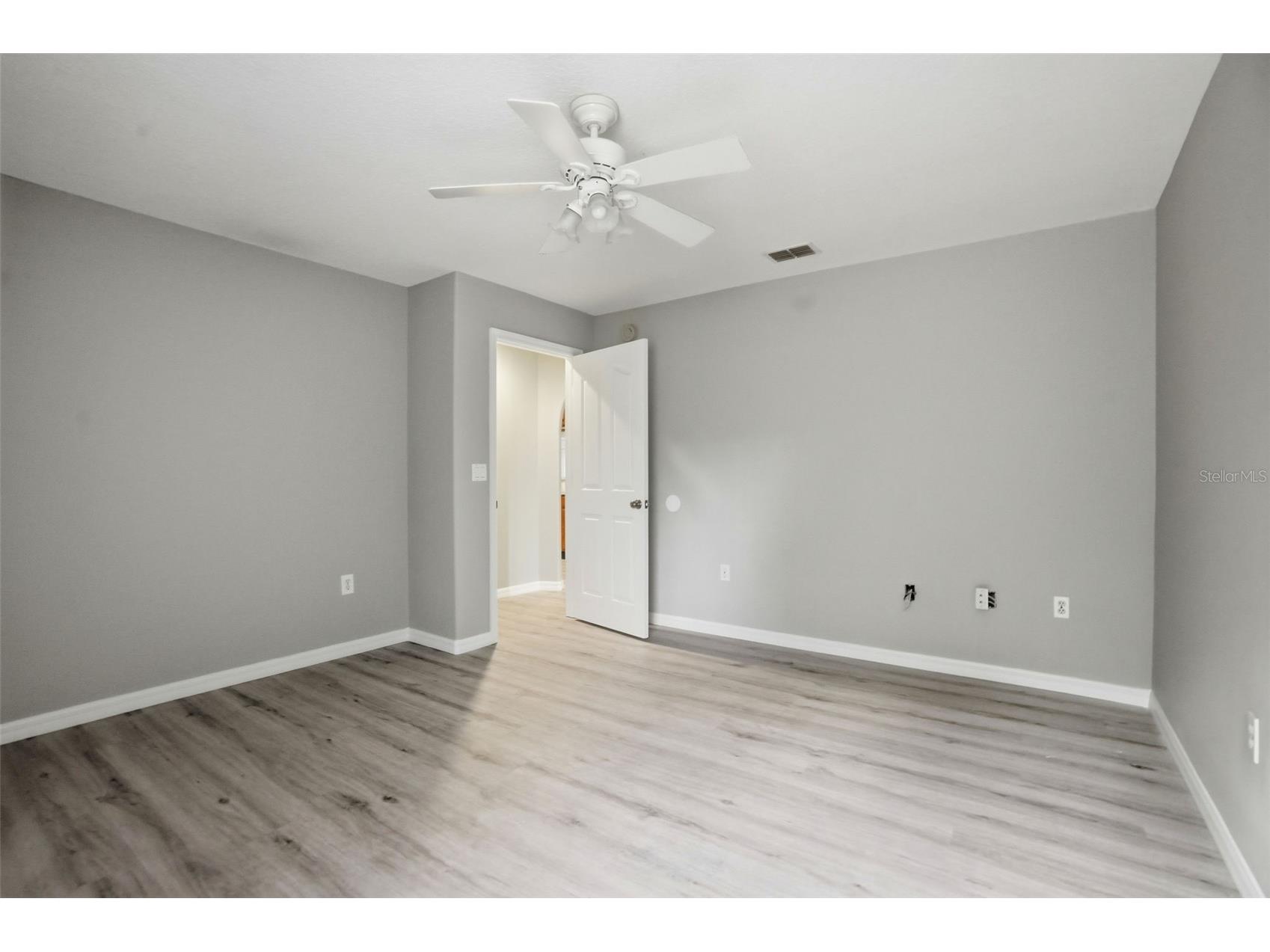 8038 Madrid Road Weeki Wachee FL 34613 W7884658 image30