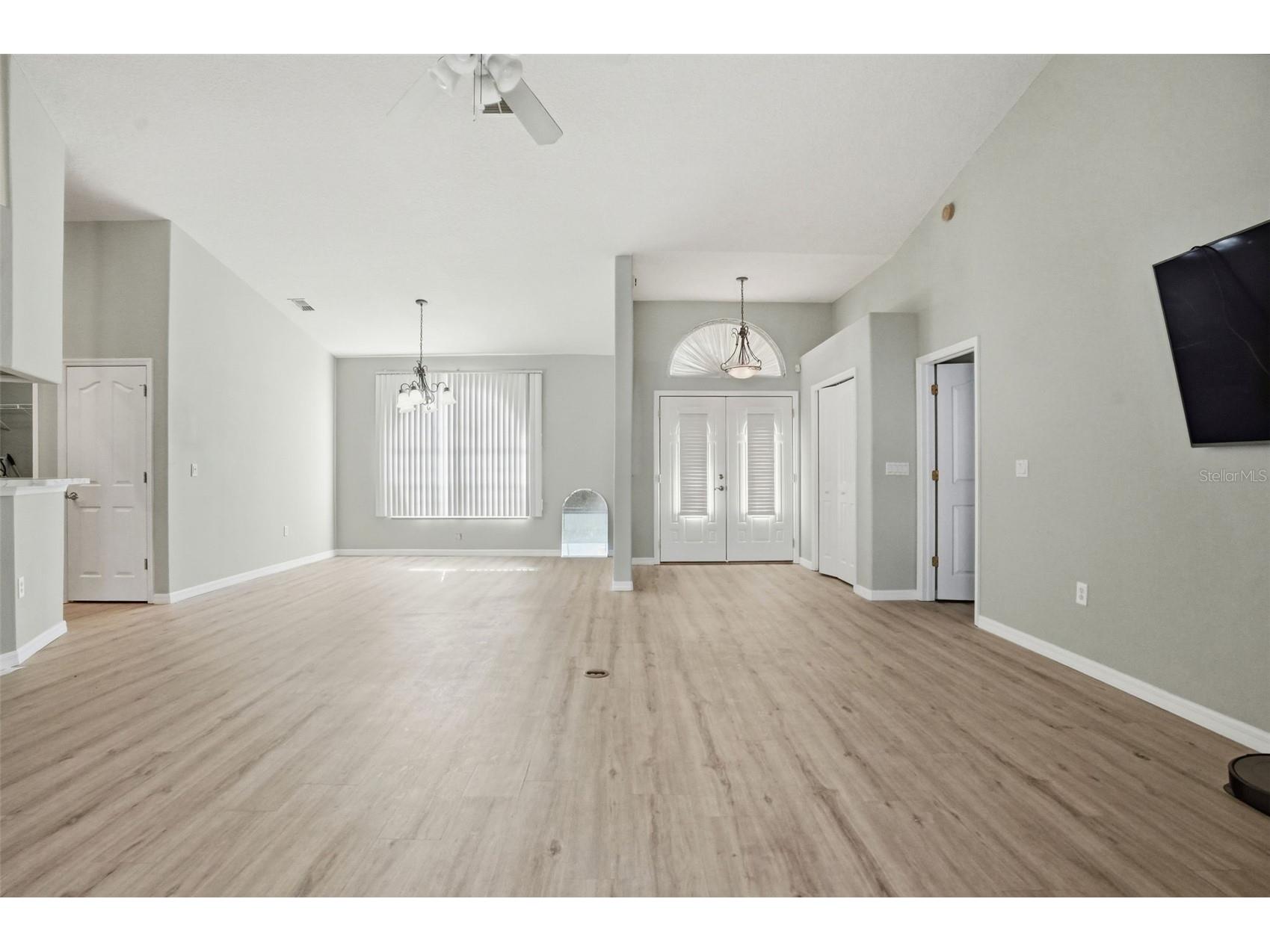 8038 Madrid Road Weeki Wachee FL 34613 W7884658 image8
