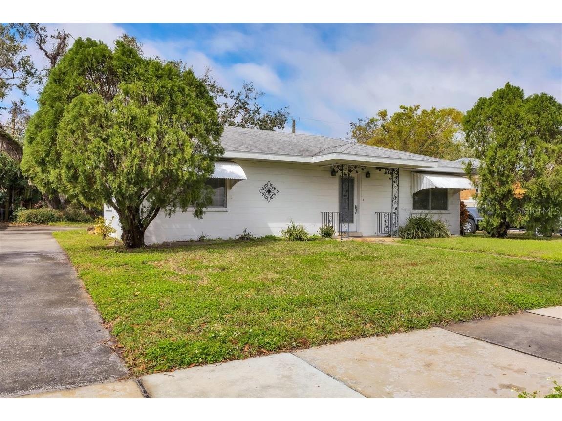 804 33rd Street Court W Bradenton FL 34205 A4641945 image1