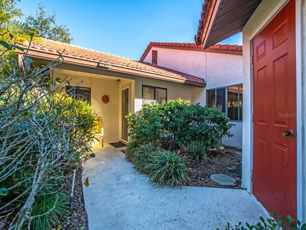 804 Clusterwood Drive Yalaha FL 34797 - LAKE HARRIS O6081391 image1