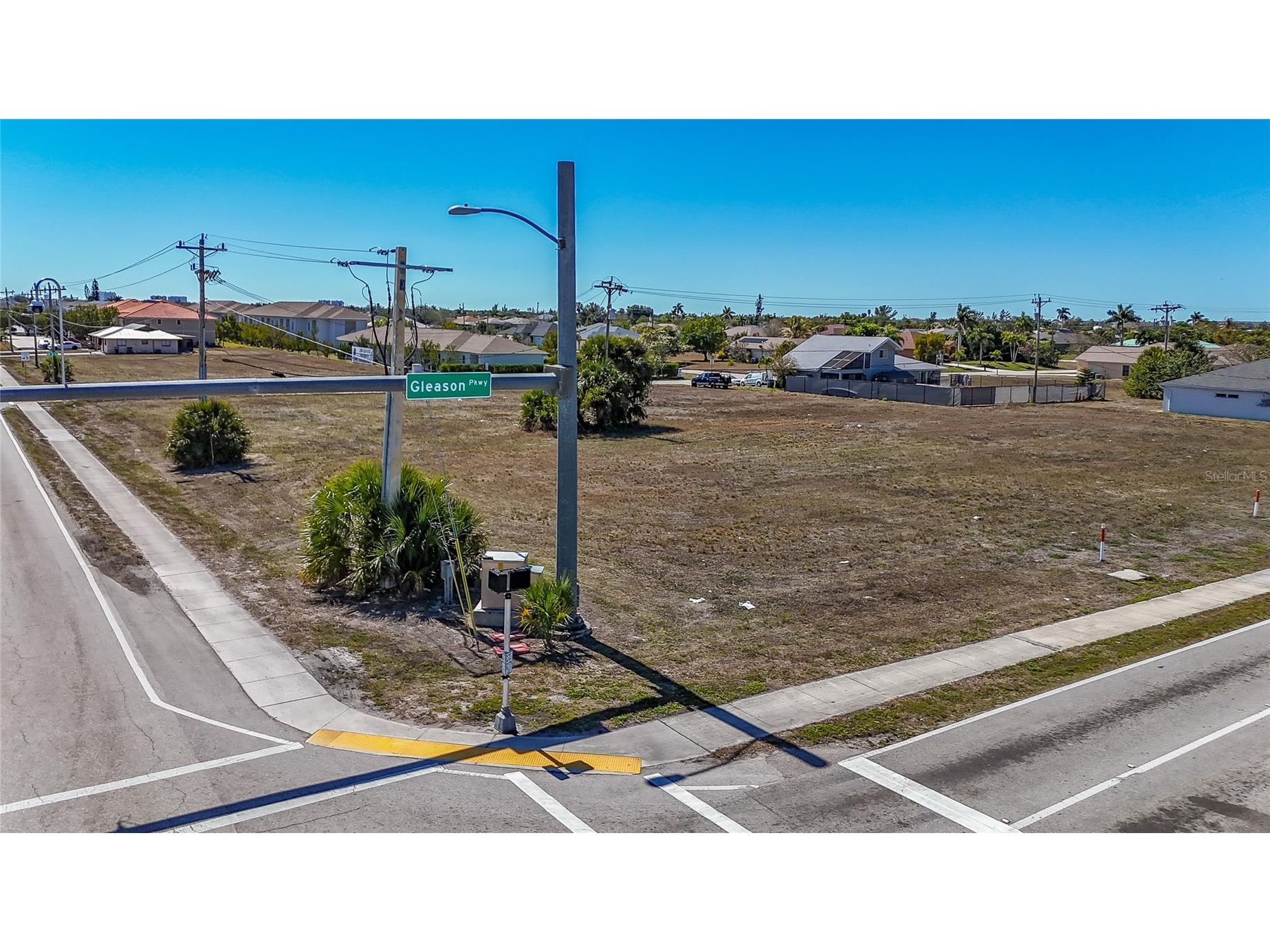 804 Gleason Parkway Cape Coral FL 33914 C7525333 image3
