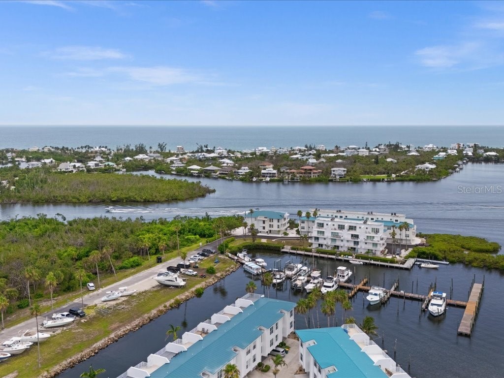 8041 Bay Pointe Drive Englewood FL 34224 - INTRACOASTAL WATERWAY D6143033 image1