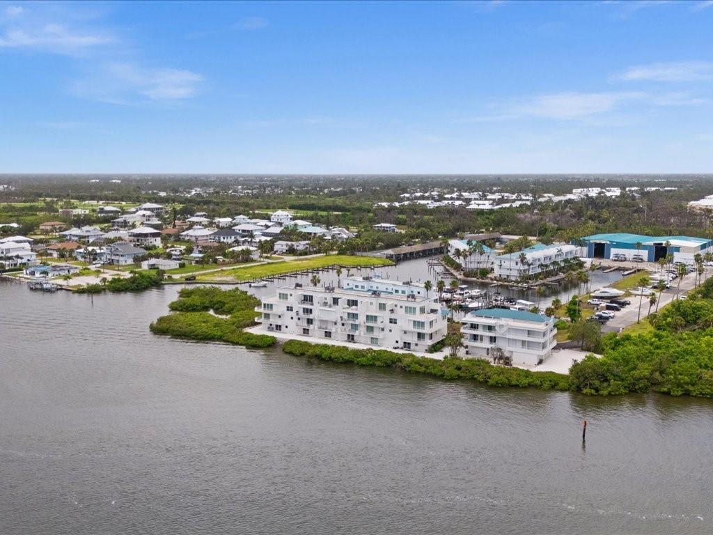 8041 Bay Pointe Drive Englewood FL 34224 - INTRACOASTAL WATERWAY D6143033 image4