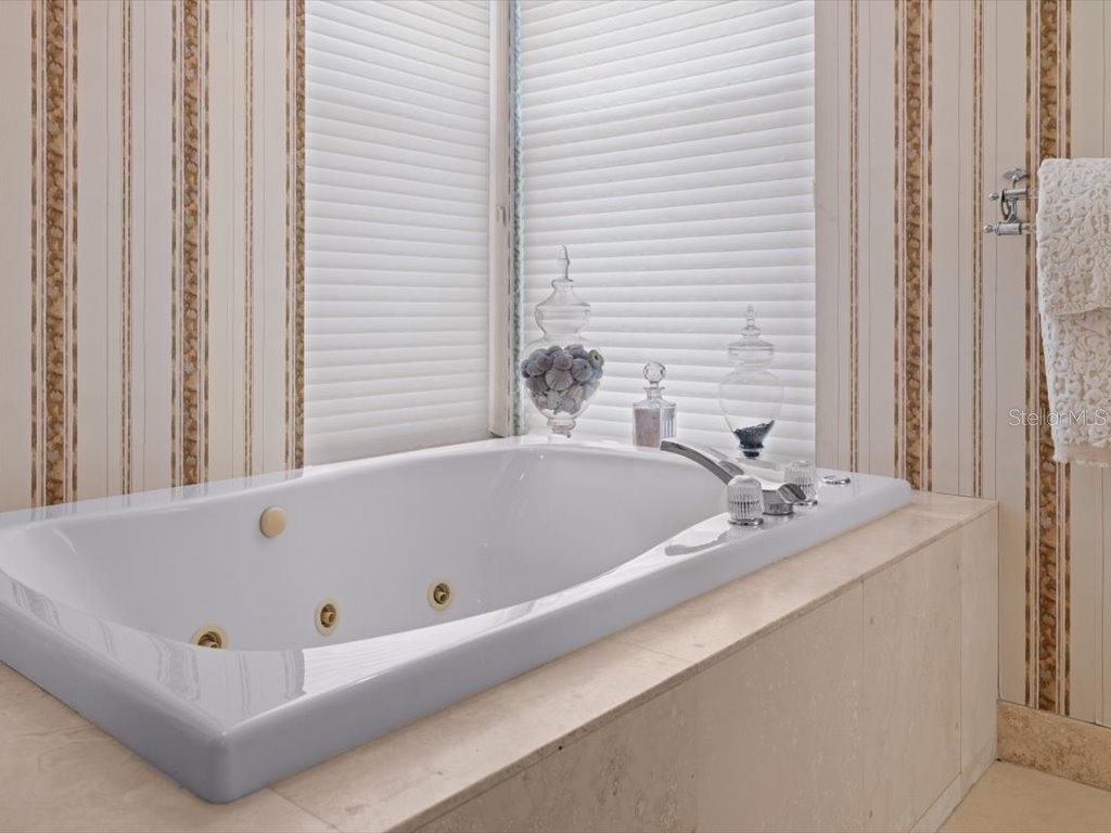 8041 Bay Pointe Drive Englewood FL 34224 - INTRACOASTAL WATERWAY D6143033 image50