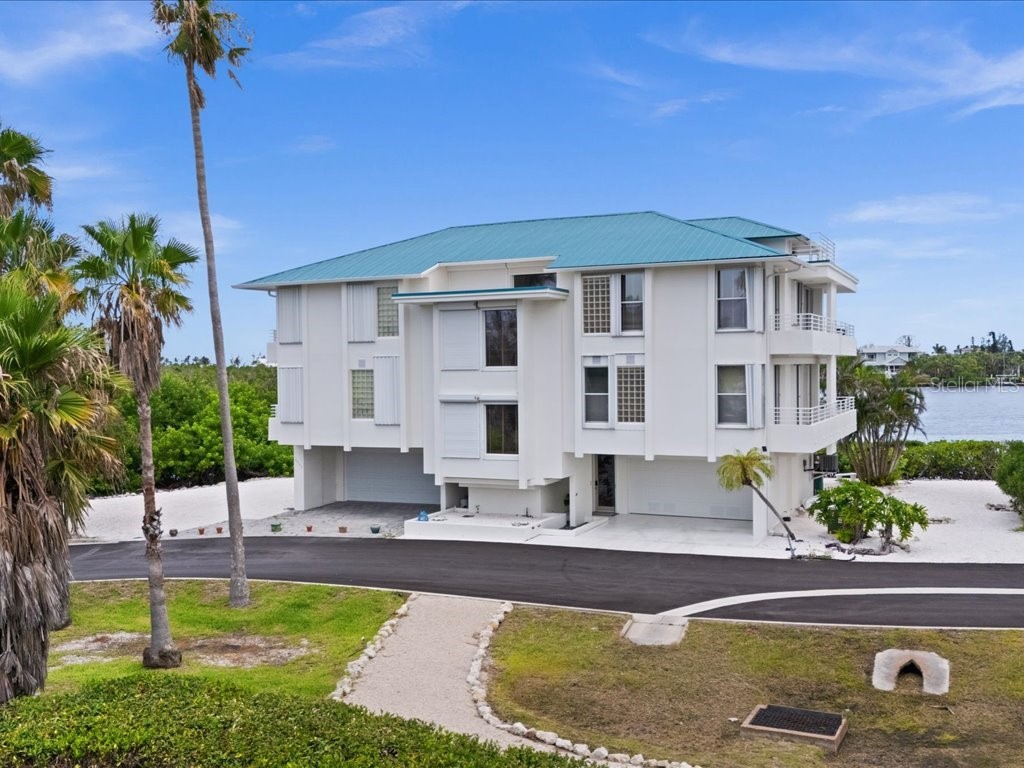 8041 Bay Pointe Drive Englewood FL 34224 - INTRACOASTAL WATERWAY D6143033 image75