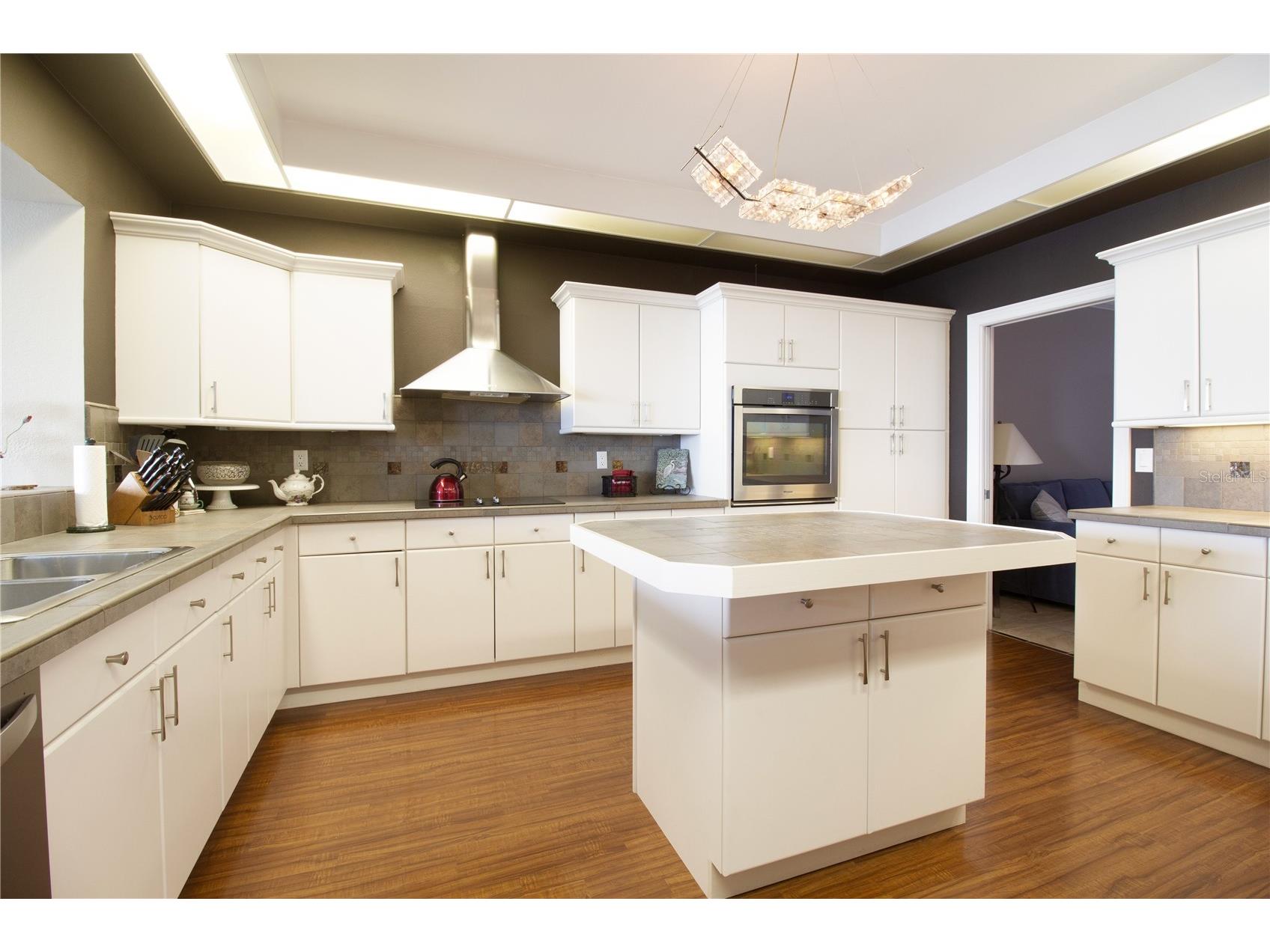 8041 Sailboat Key Boulevard S #402 Saint Pete Beach FL 33707 - BOCA CIEGA BAY TB8486953 image5