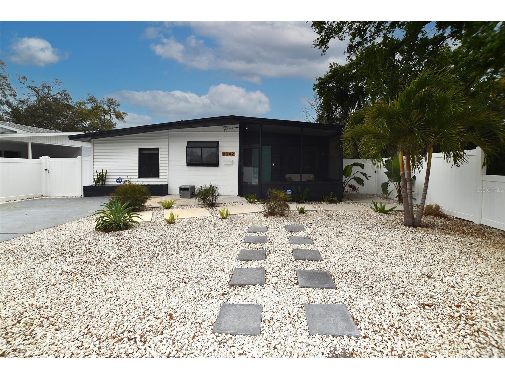 8042 36th Avenue N Saint Petersburg FL 33710 TB8481035 image2