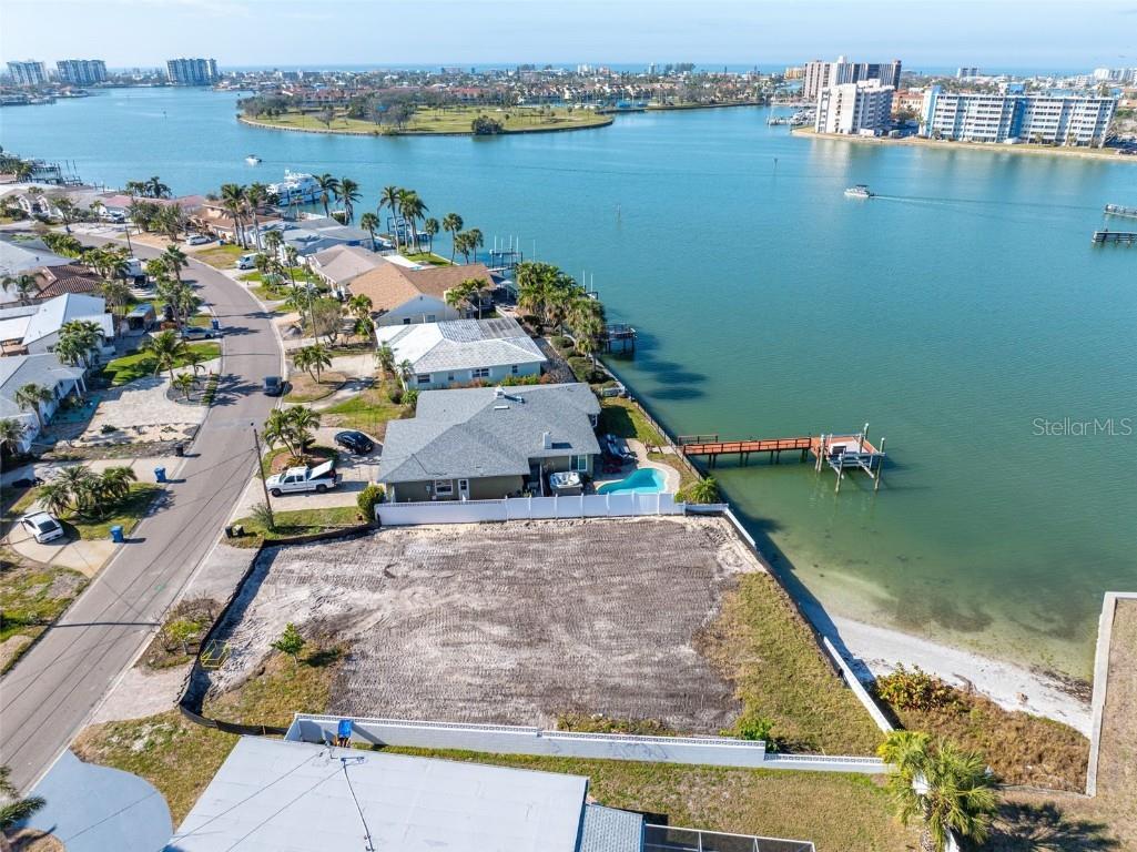 8043 Causeway Boulevard S Saint Petersburg FL 33707 TB8361782 image2