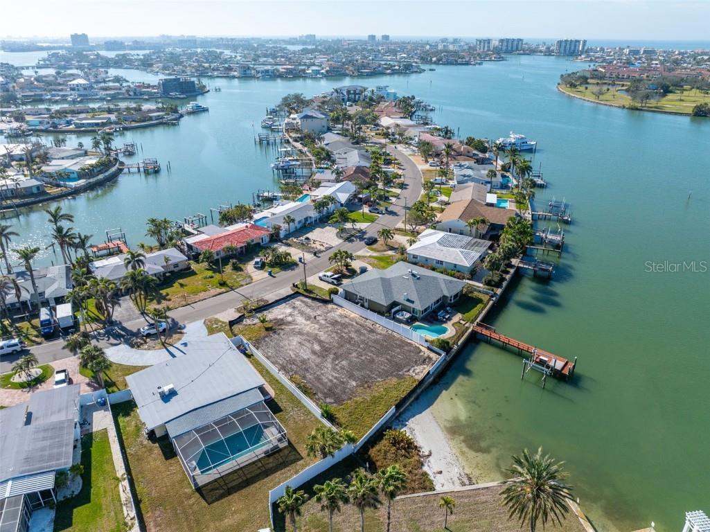 8043 Causeway Boulevard S Saint Petersburg FL 33707 TB8361782 image3