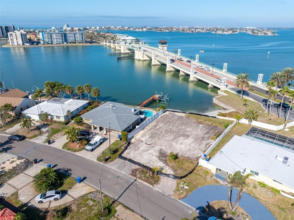 8043 Causeway Boulevard S Saint Petersburg FL 33707 TB8361782 image6