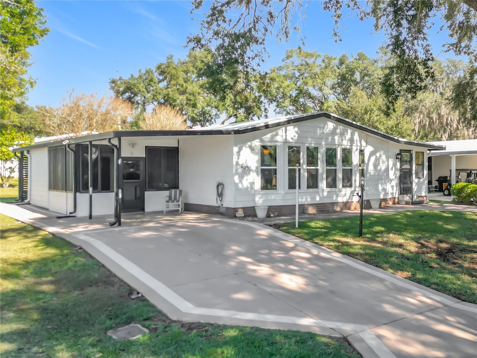 805 Camelia Court Lady Lake FL 32159 S5139911 image1