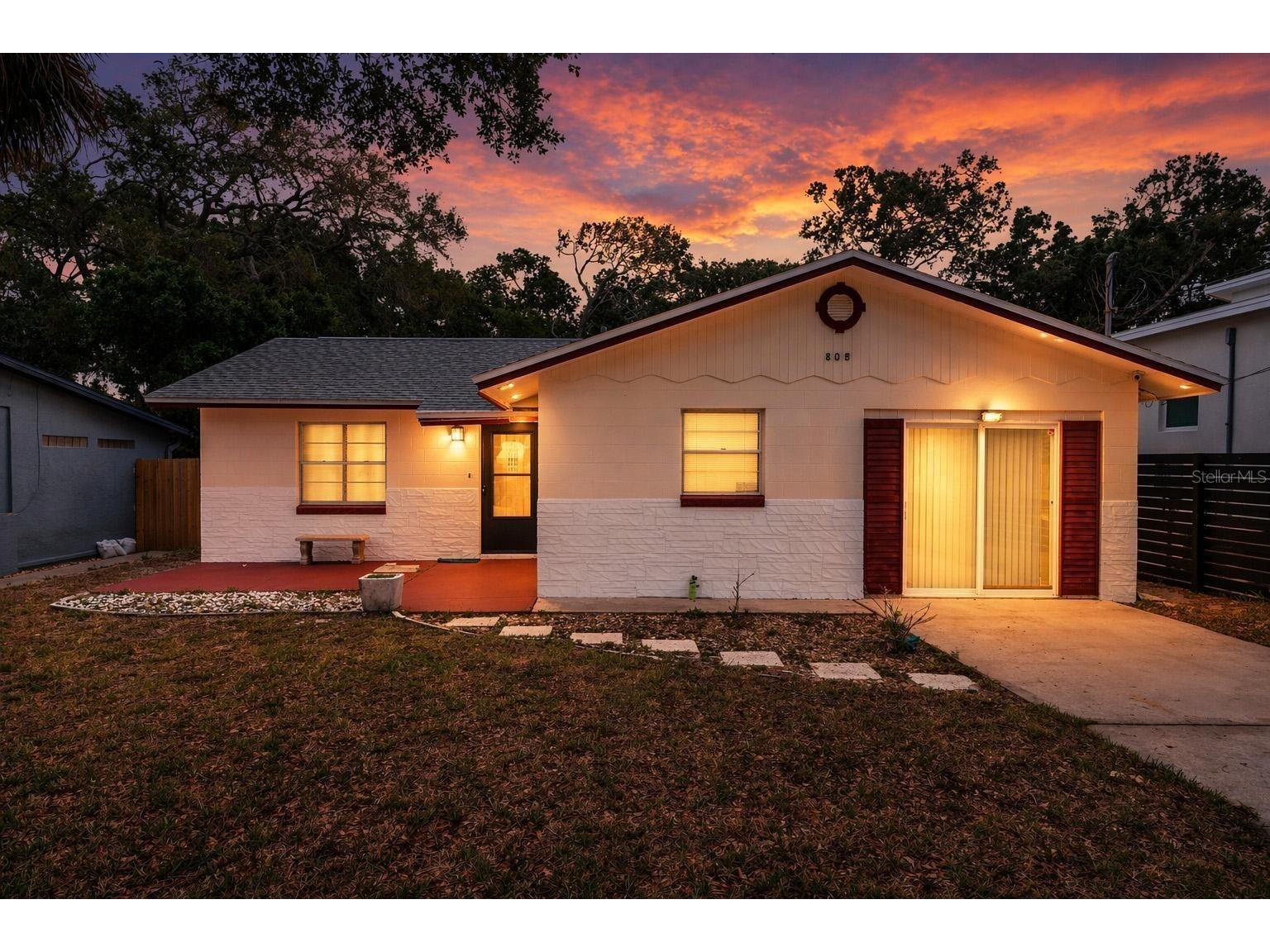 805 E 11th Avenue New Smyrna Beach FL 32169 V4948258 image1