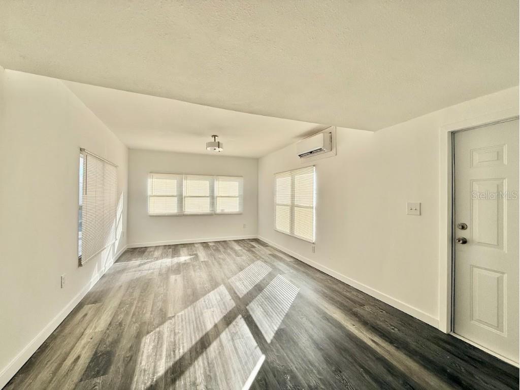 805 E Live Oak Street Wildwood FL 34785 O6362600 image5