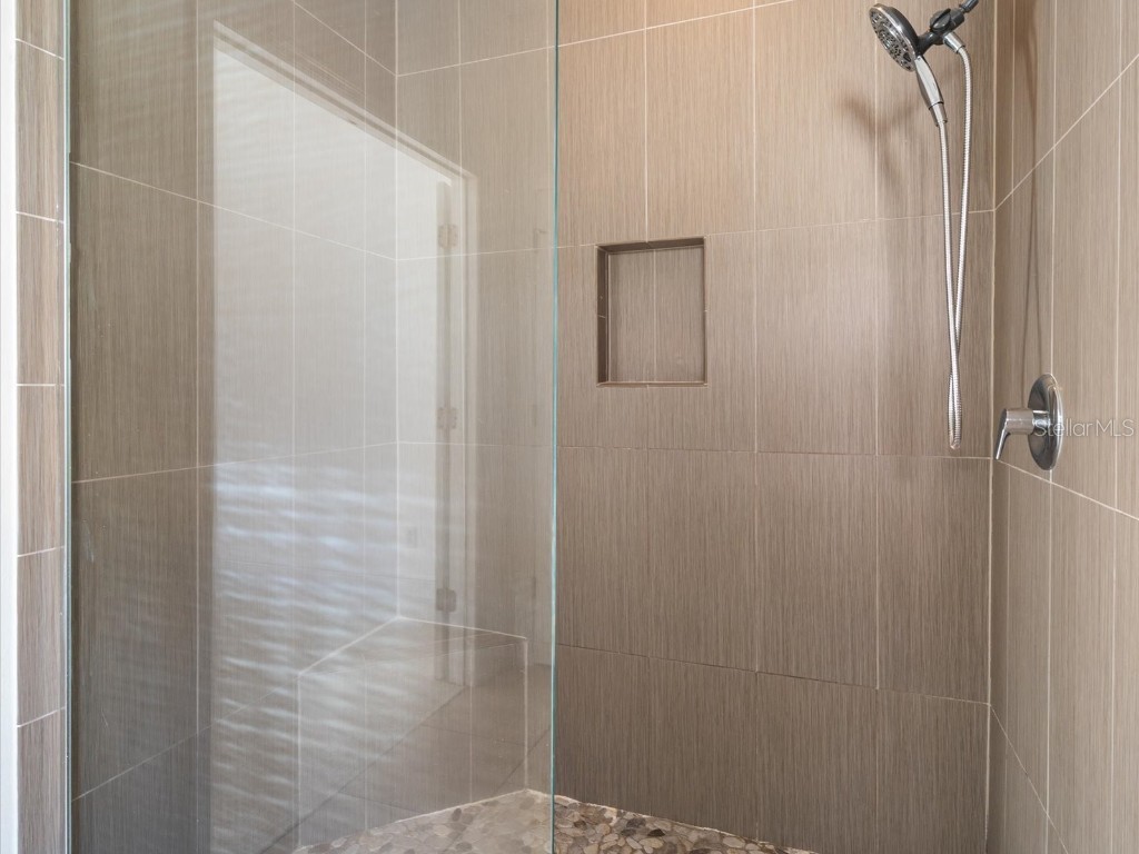 805 Molly Sarasota FL 34232 C7517344 image18