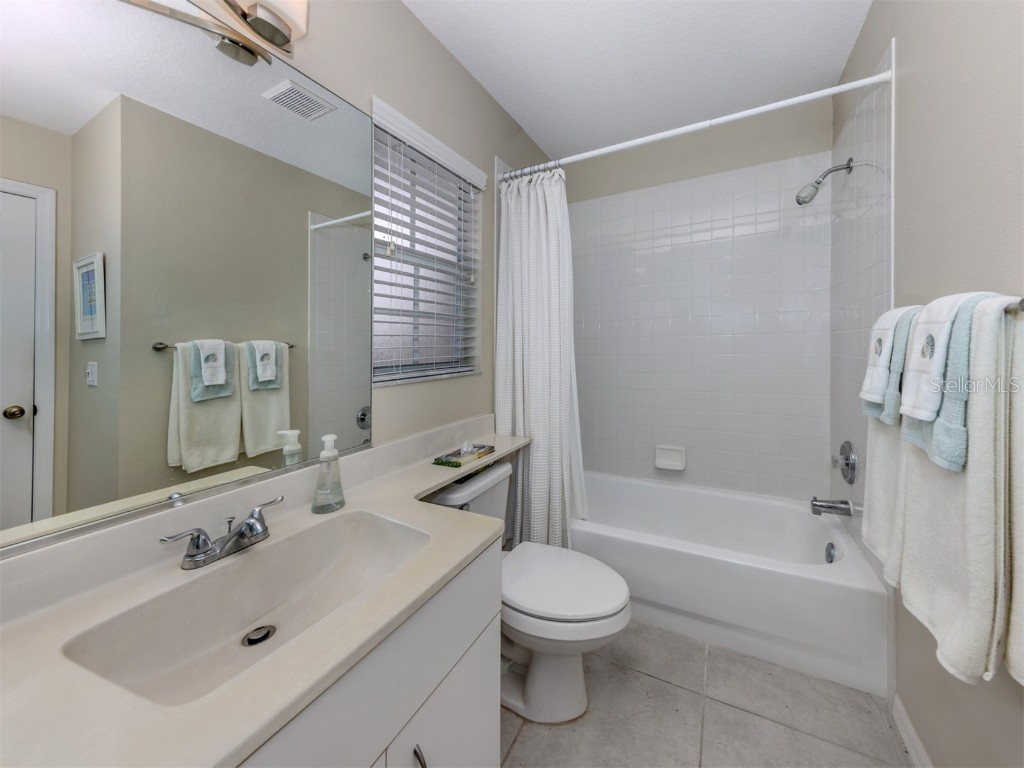 805 Montrose Drive #203 Venice FL 34293 N6137076 image26