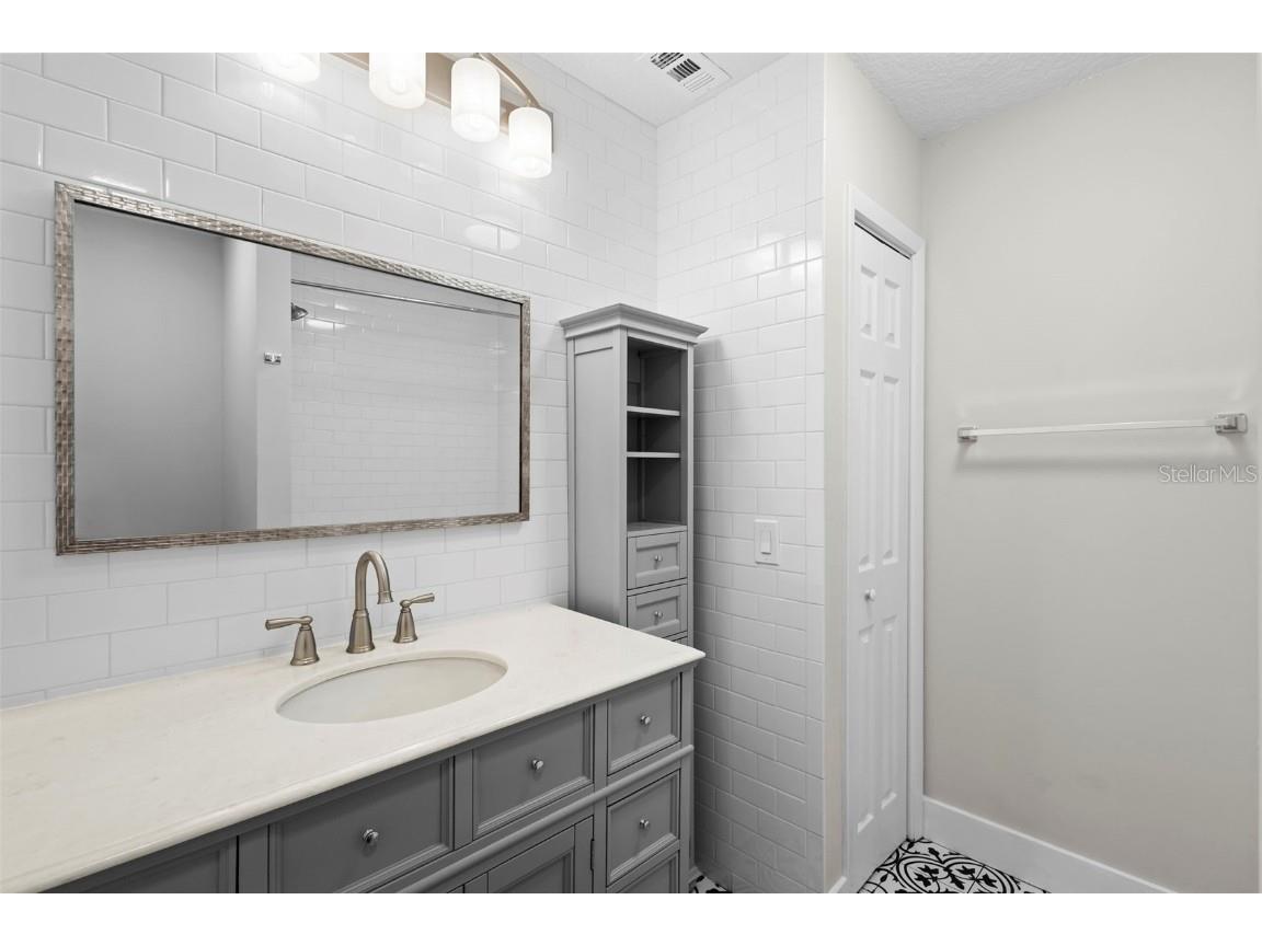 805 N Clake Street Deland FL 32724 V4945677 image38