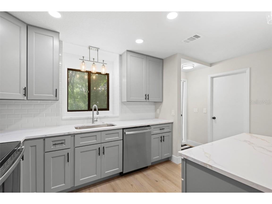 805 N Clake Street Deland FL 32724 V4945677 image7